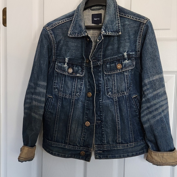 Distressed slightly cropped Gap jean jacket * note - Picture 1 of 3